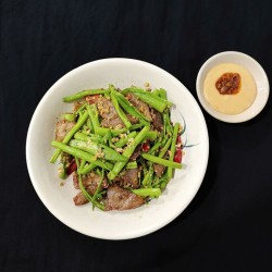 Vú Heo Chiên Mắm